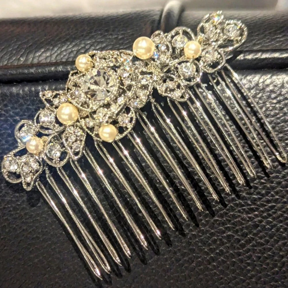 Rhinestone & Pearl Bridal Hair Accessory - BNIB - Picture 3 of 4